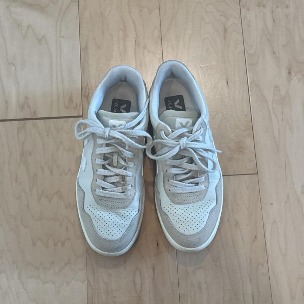 👟 Veja V-10 Sneakers — Cream/Beige